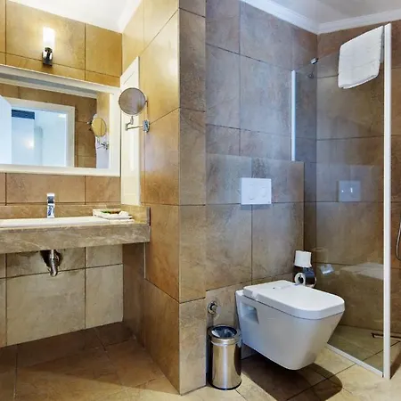 Otel Senza The & Avsallar